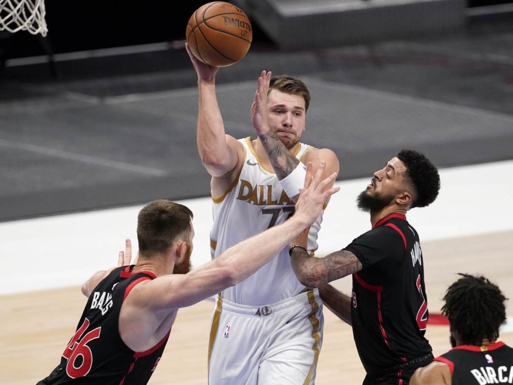  luka doncic tripl dabl protiv toronta 