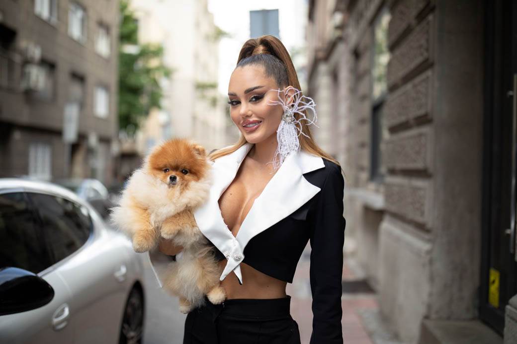  ana korac uziva u dubaiju 