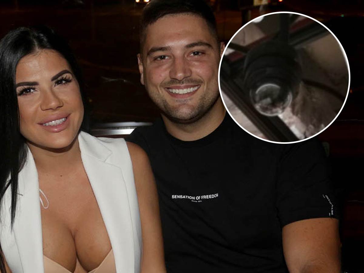  zena ljube perucice snimana gola u kabini butika 