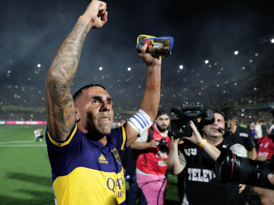  Tevezu Amerikanci nude milione, ali on je zbog tragedije rekao NE! 