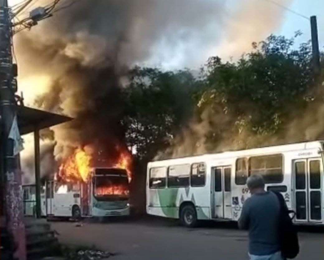  brazil zapaljeni autobusi i automobili narko dileri naredjenje 