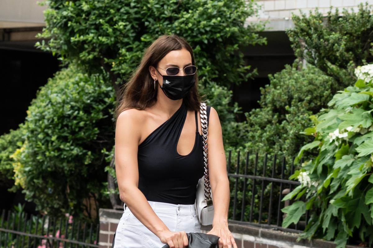  SPREDA MAMA, A KAD SE OKRENULA... SVI SU SAMO GLEDALI U NJENU ZADNJICU: Irina Šajk izazvala HAOS na ulici 