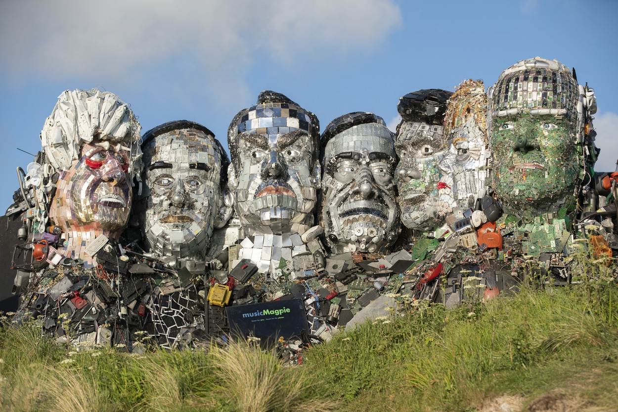  alektronski otpad lideri g7 skulpture od odpada 