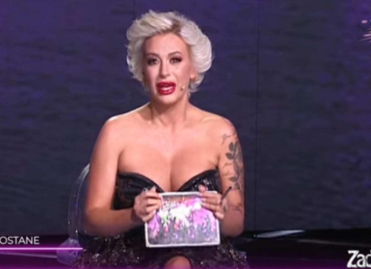  dusica jakovljevic sama u studiju 