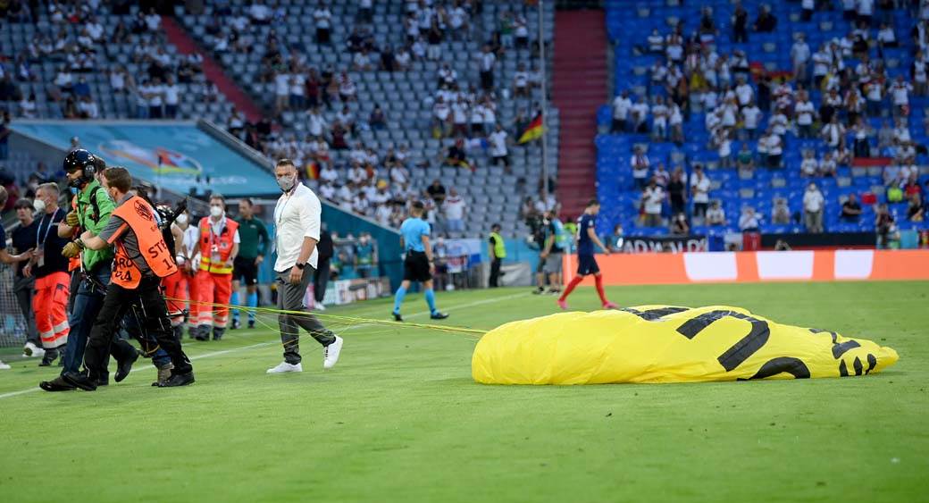  evropsko prvenstvo sletio padobranom na teren 