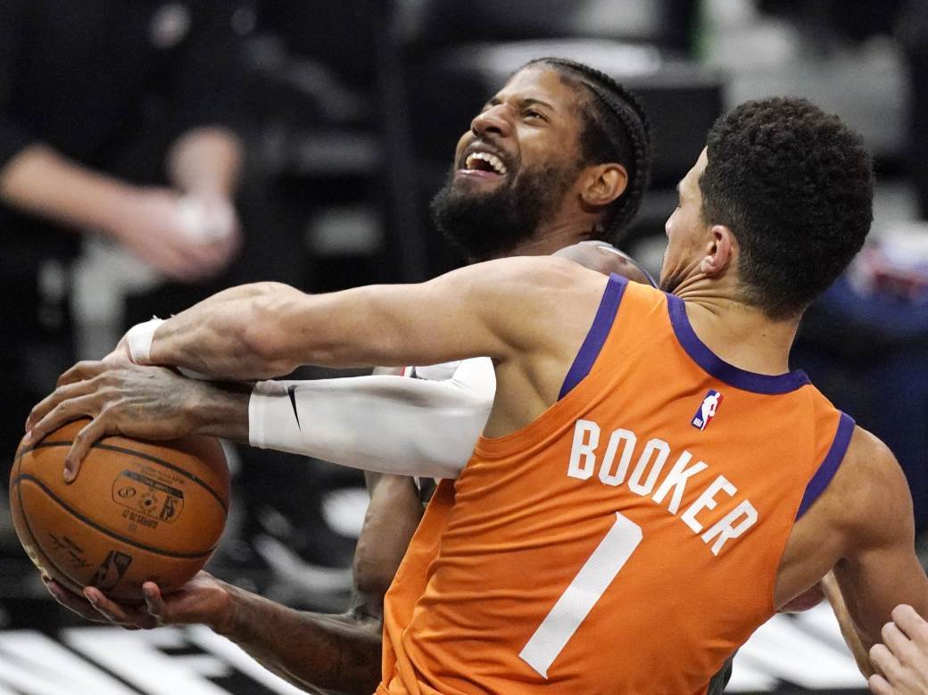  finiks pobijedio kliperse 