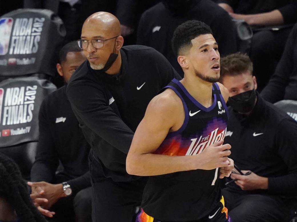  nba finiks sansi devin buker 