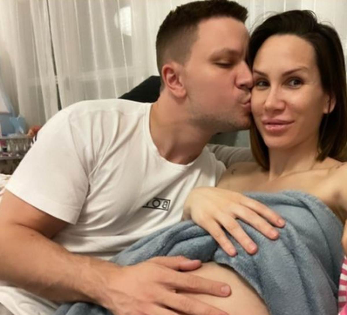  nikolija izasla iz porodilista 