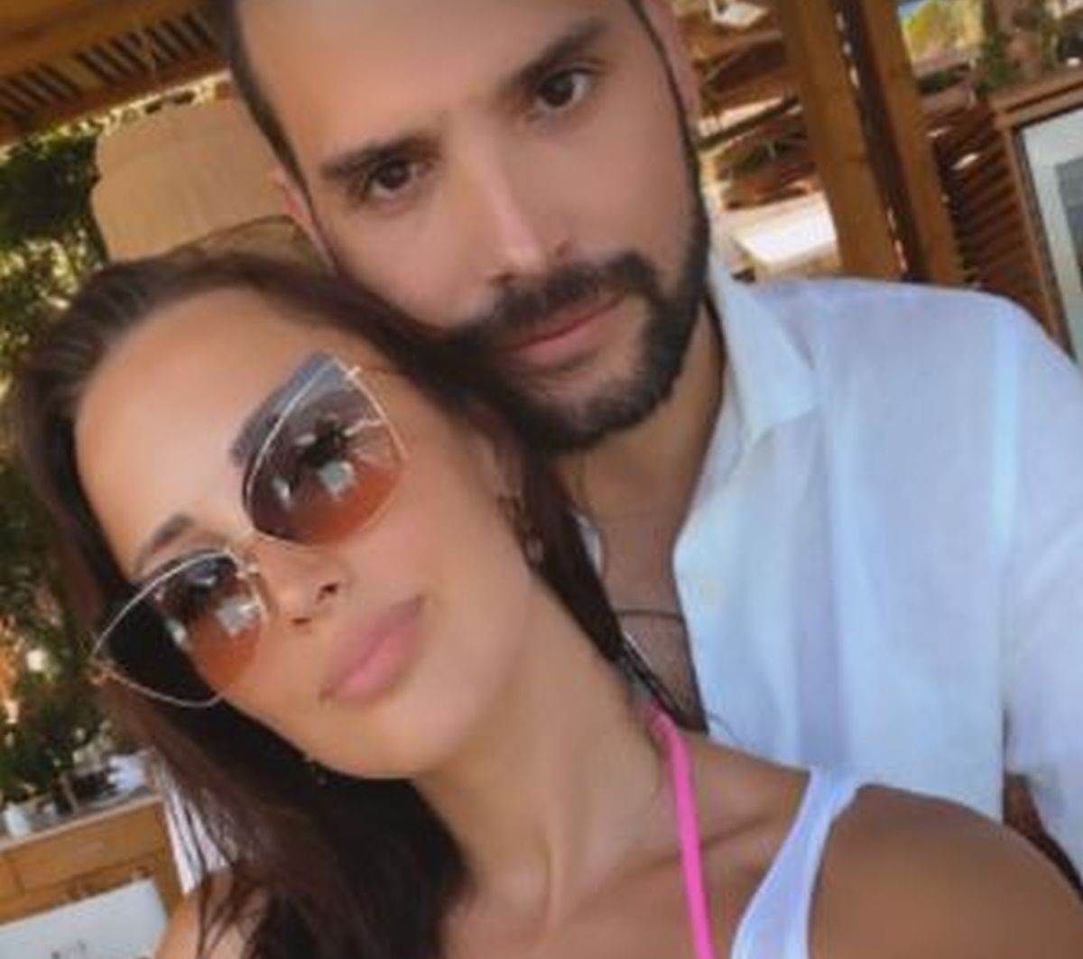  aleksandra prijovic ne izlazi iz kuce dok joj filip ne odobri 