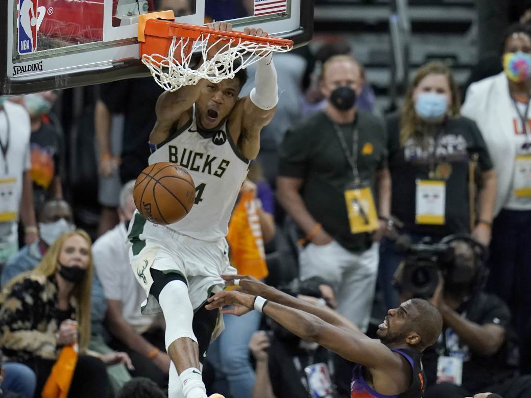  milvoki pobijedio finiks 