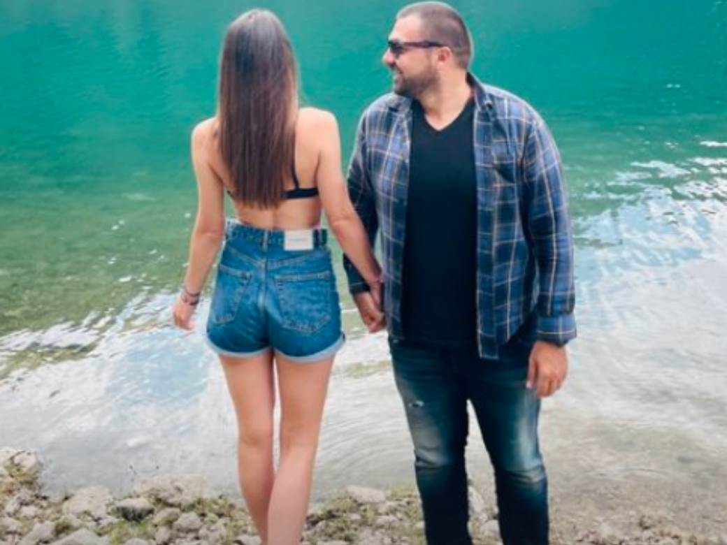  jugoslav karic prodaje kucu u crnoj gori 