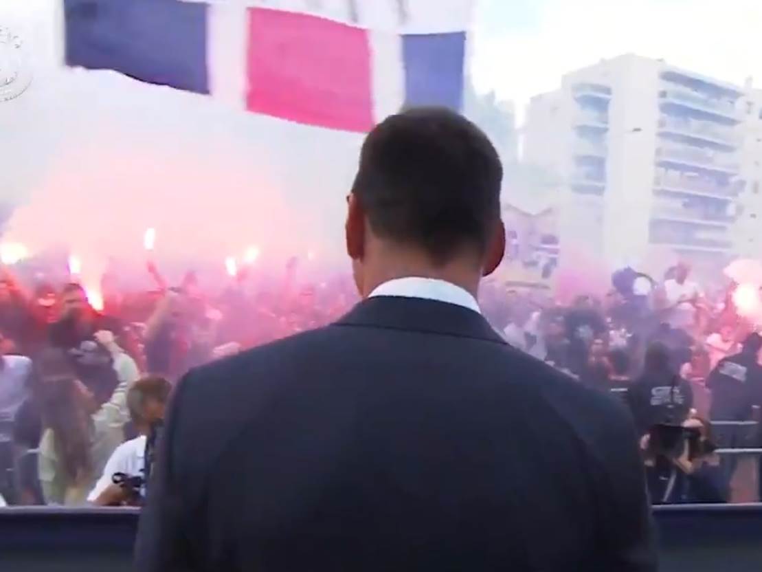  leo mesi u psz docekali ga navijaci 