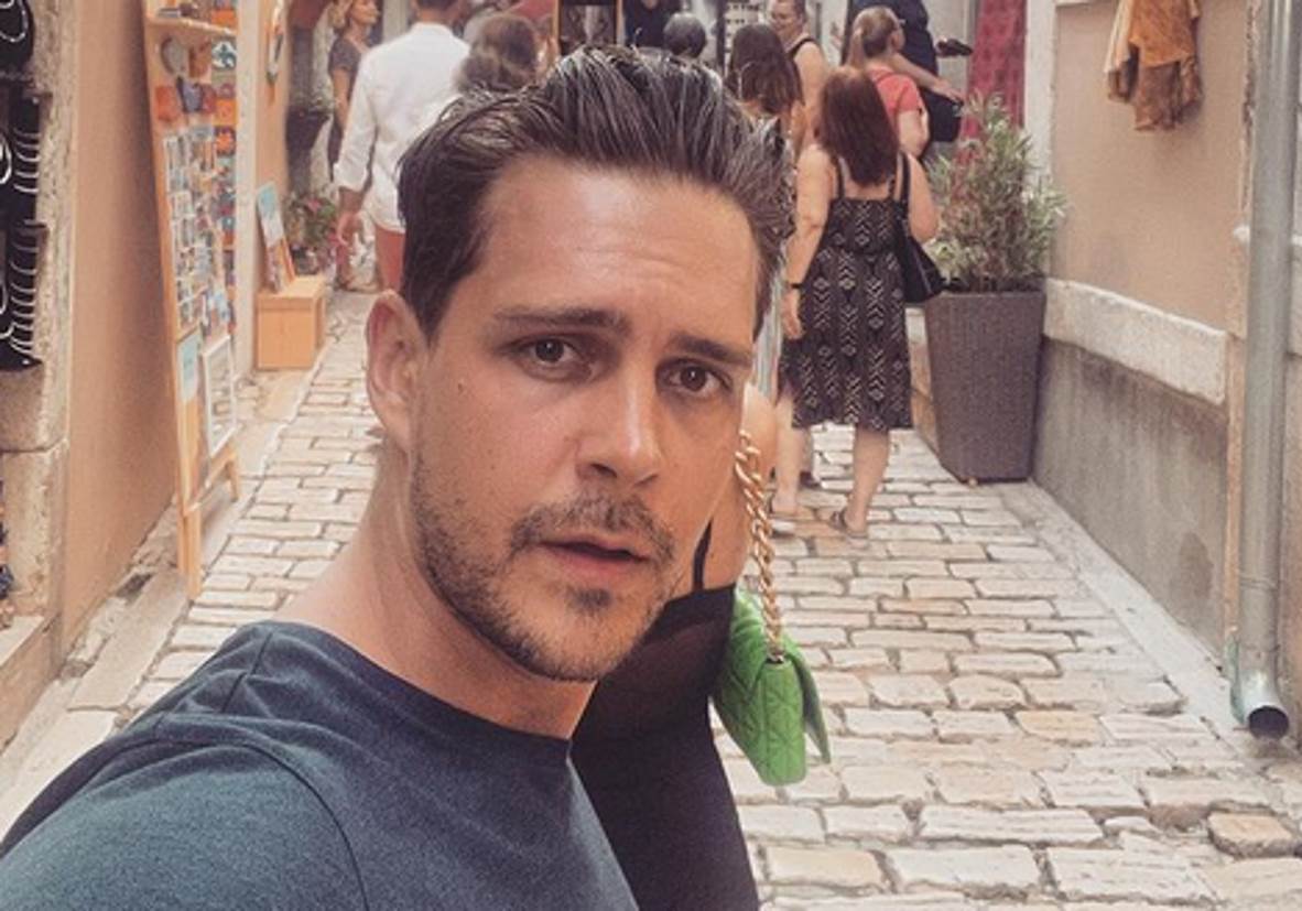  milos bikovic slika sa mora bez majice 