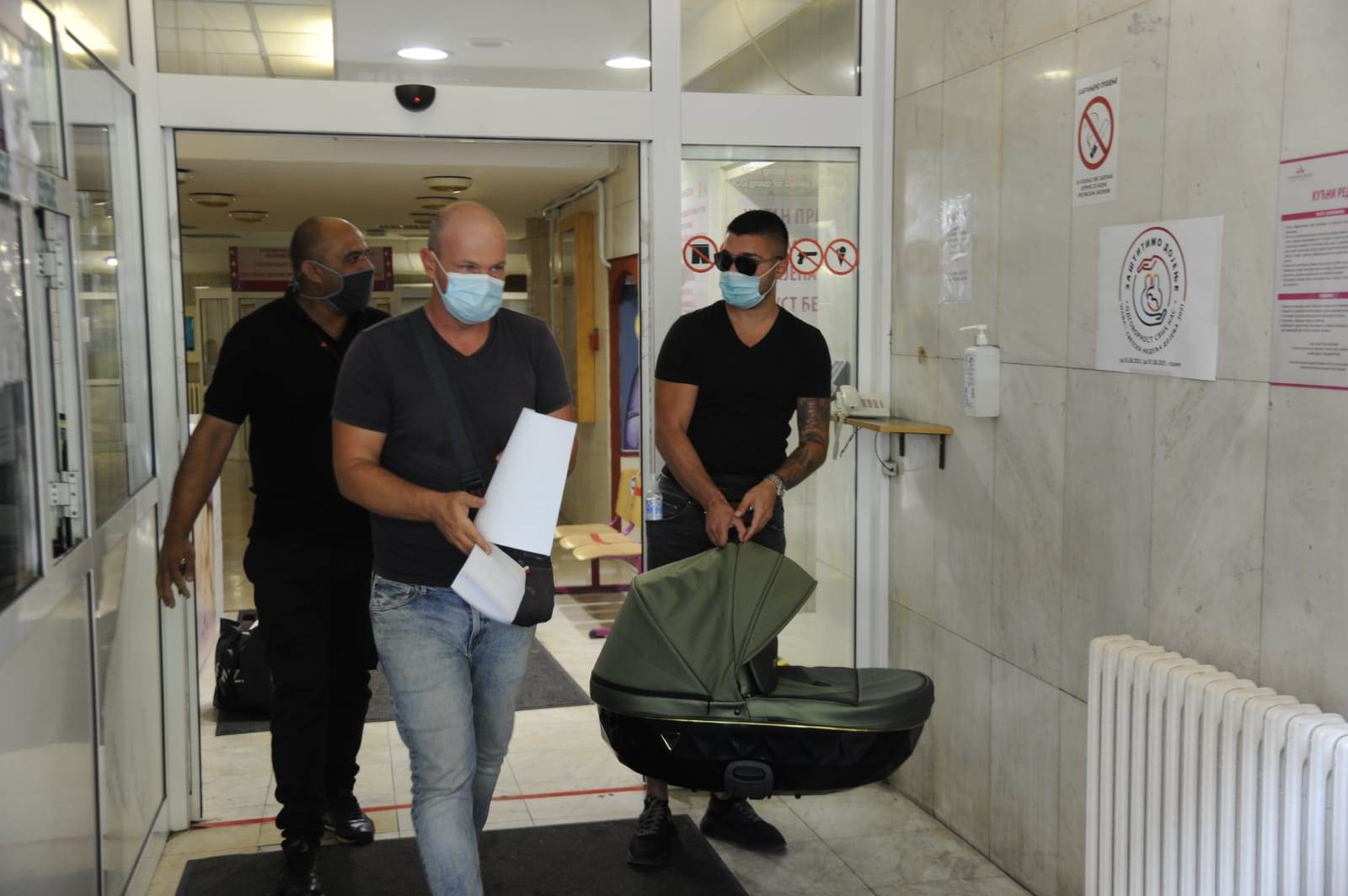  mirko i bojana izlazak iz porodilista 