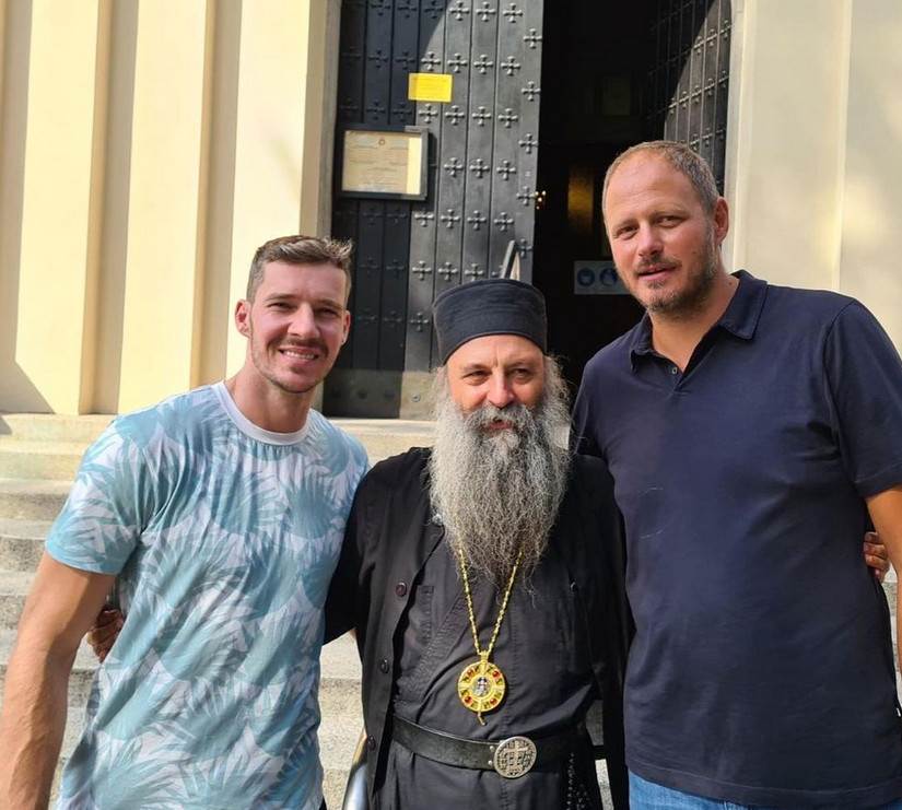  porfirije se slikao sa kosarkasima 