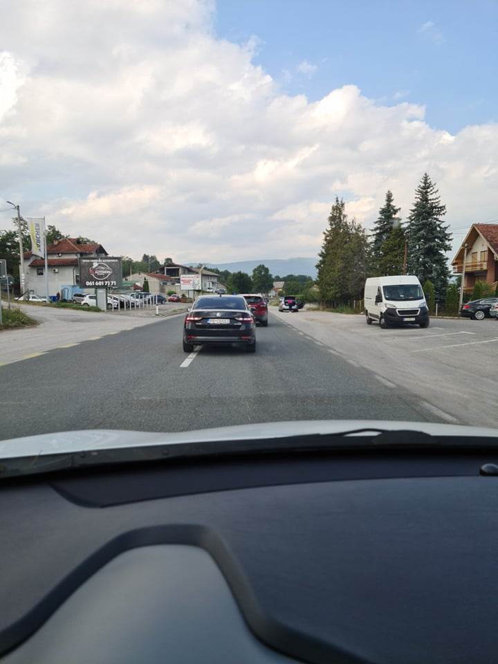  službeno vozilo preticalo 