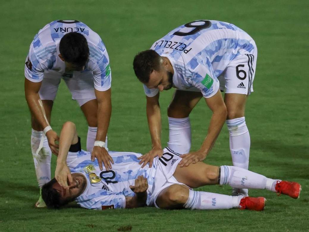  htio mesiju da slomi nogu 