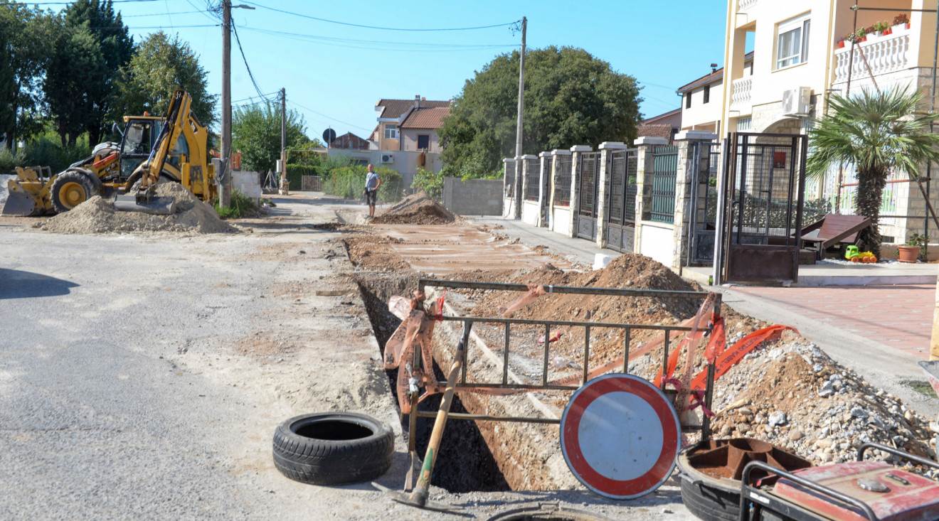  Počeli radovi na izgradnji fekalne kanalizacije u Ulici Miladina Popovića 