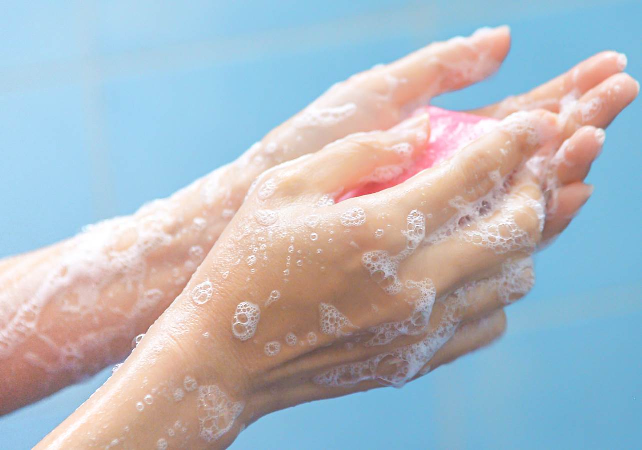  AKO VAM SE OVO DEŠAVA POD TUŠEM, IMATE PROBLEM S PRITISKOM! Farmaceut otkrio kako da prepoznate da je vrednost OPASNA 