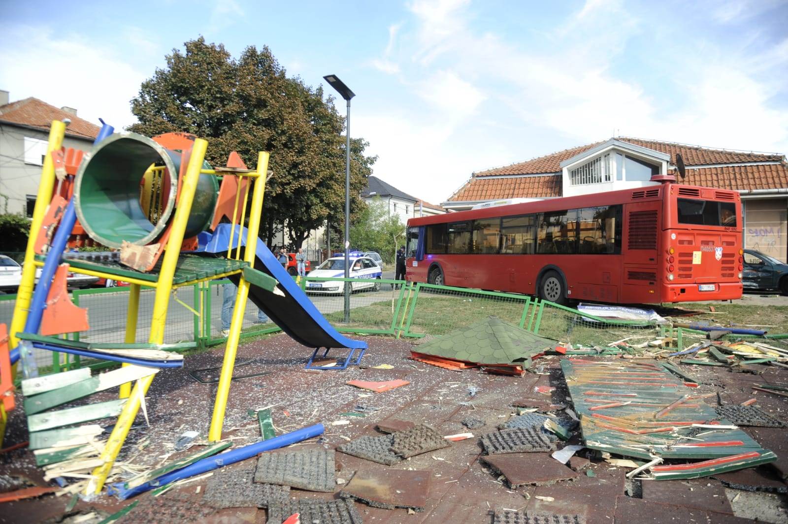  autobus koji je udario u djecije igraliste bio ispravan 