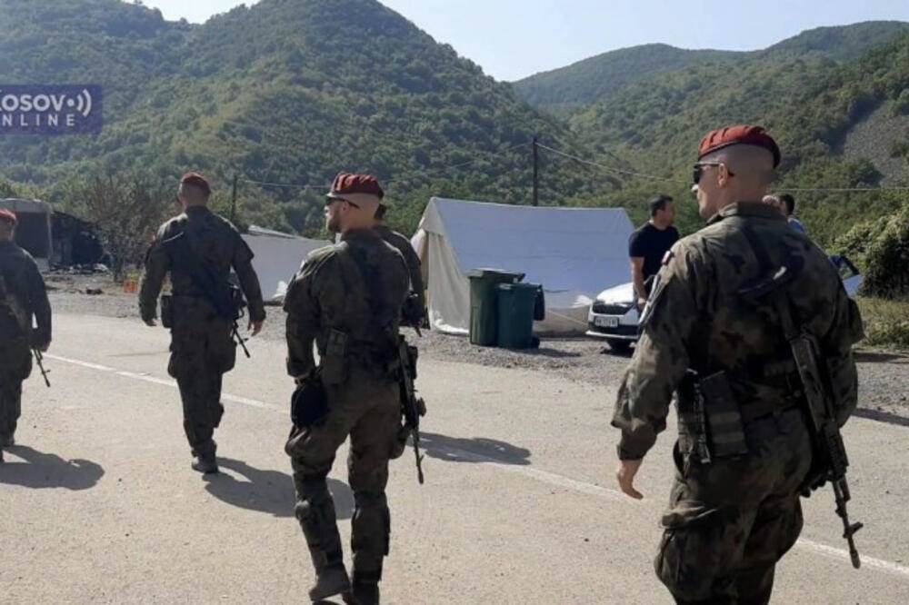  pripadnici kfora stigli na jarinje 