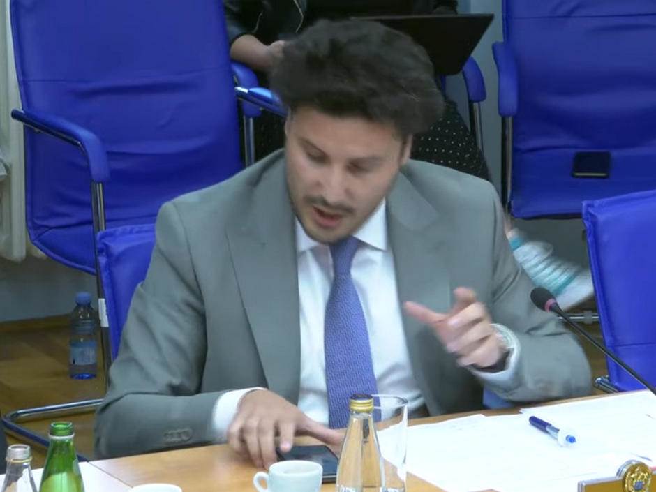  2725859_elitna-prostitucija1_ls 