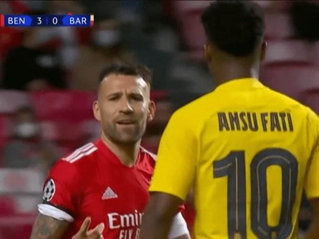  uperio prstom ponizavanje barselone 