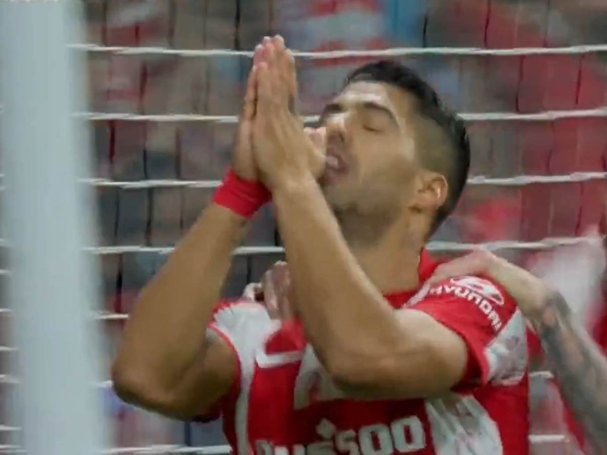  suarez srusio barselonu  