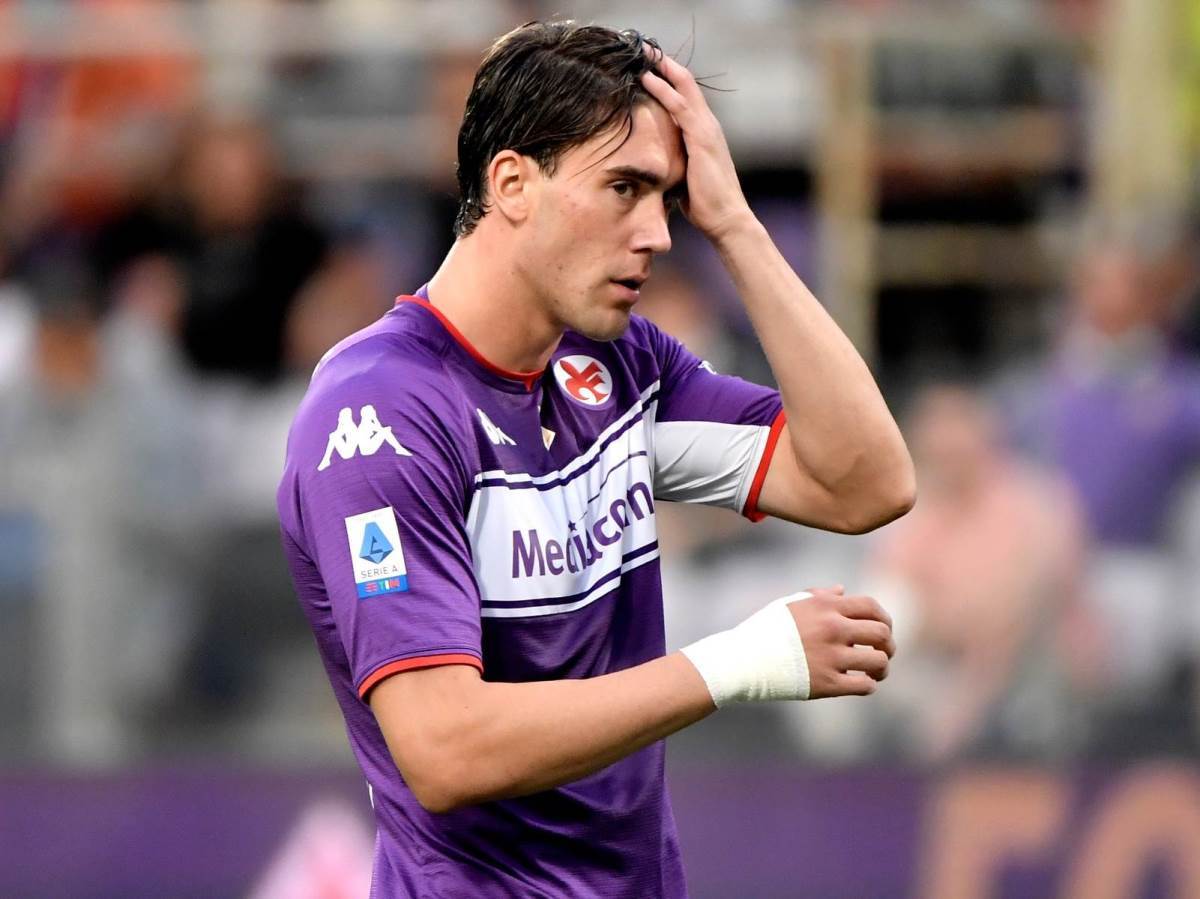  vlahović fiorentina ponuda njukasl 