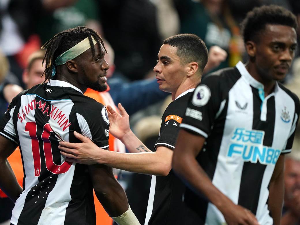  njukasl zeli igrace mancester junajteda 