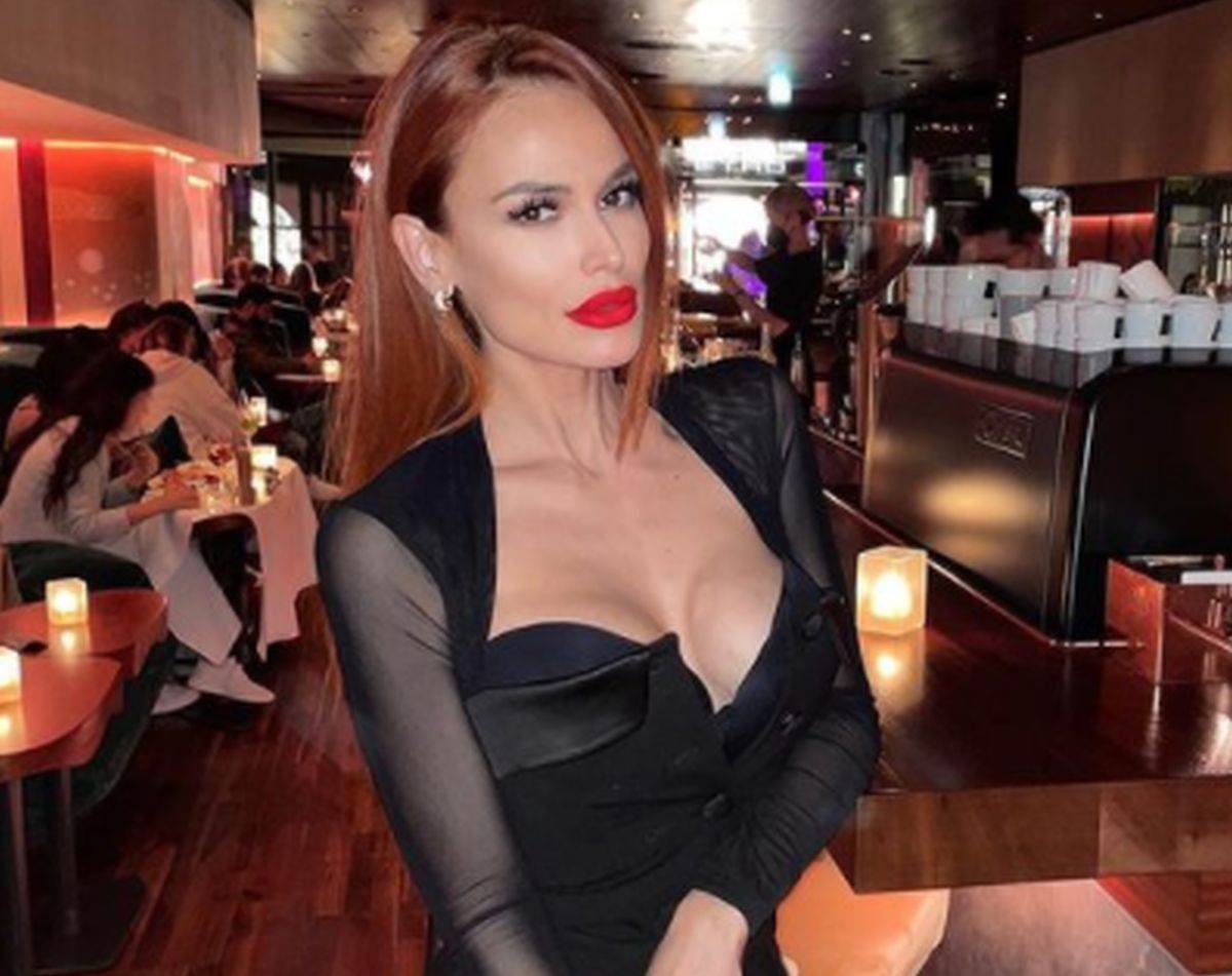  indi aradinovic pjevacica  