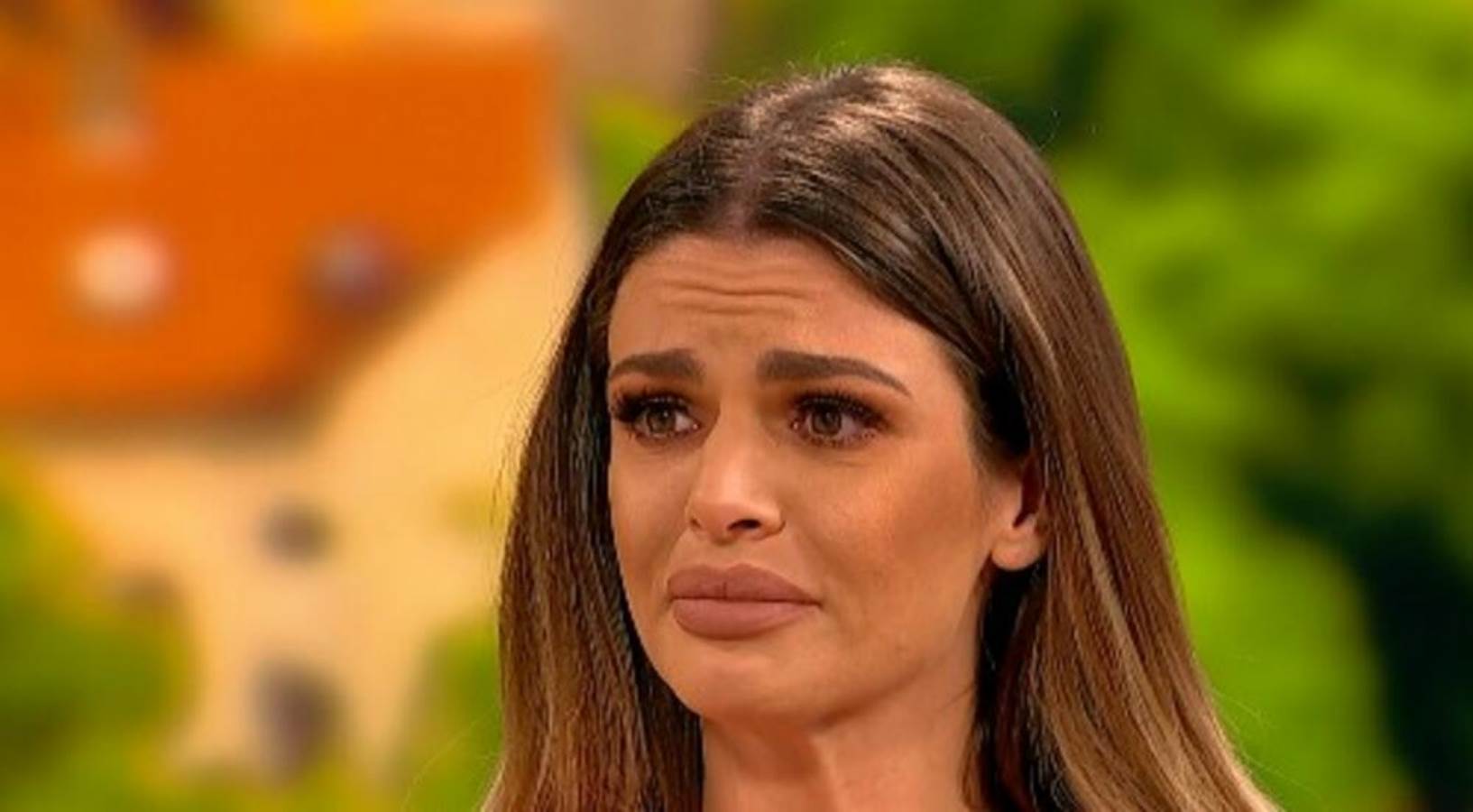  Pevačica je progovorila o nasilju koje je preživela od bivšeg dečka. 