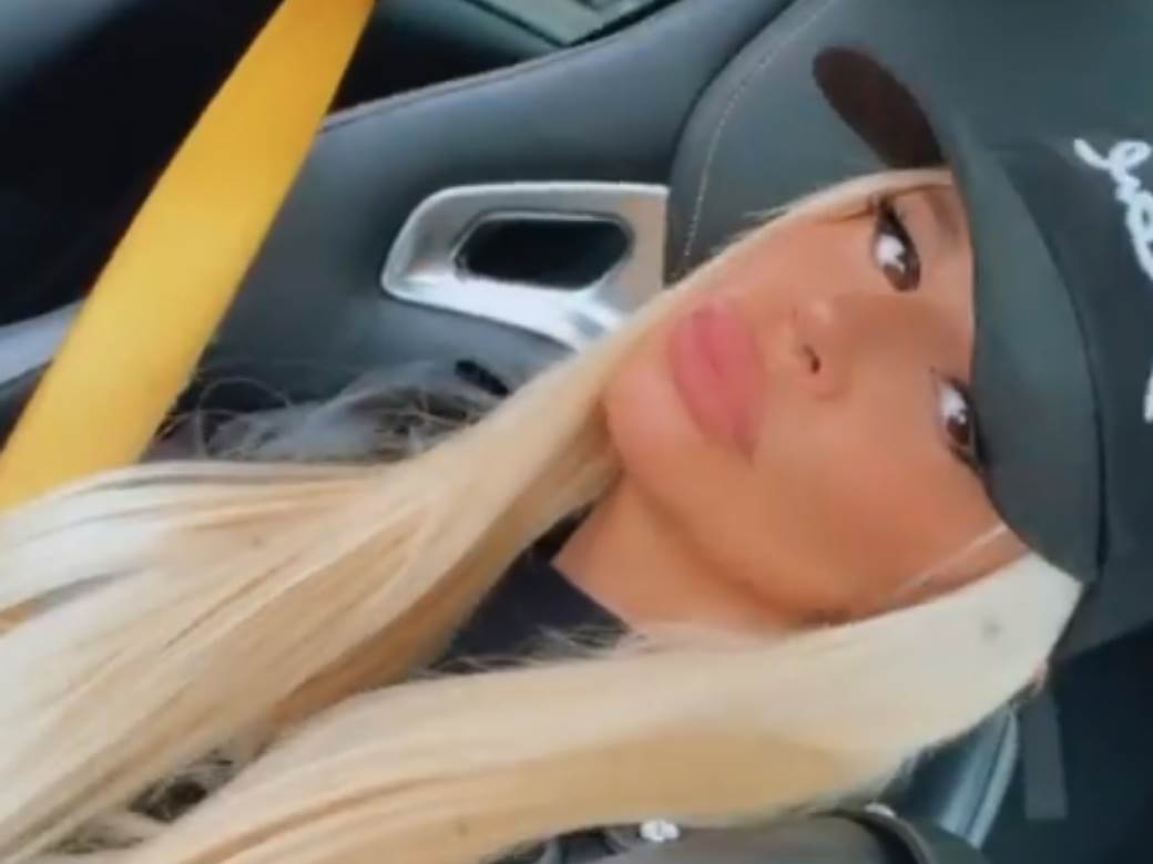  dara bubamata pokazala grudi 