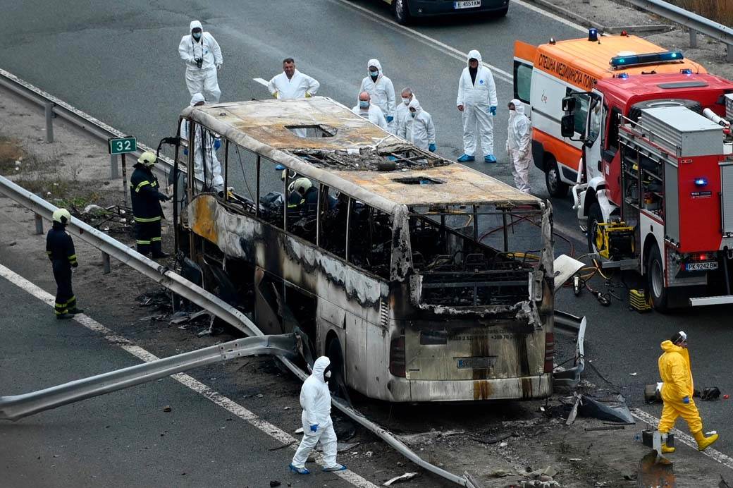  izgorio autobus u bugarskoj otac plakao za djetetom 