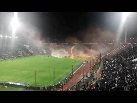  PAOK - Aris navijaci uletjeli na teren 