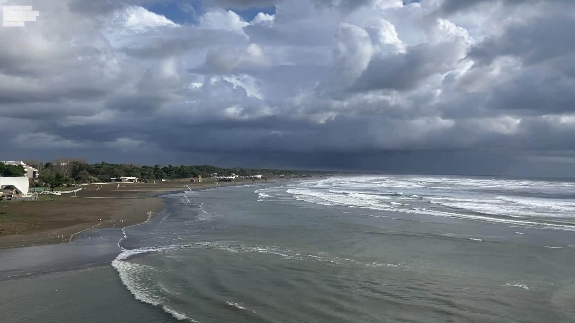  Završen uviđaj o padu aviona u Ulcinju 