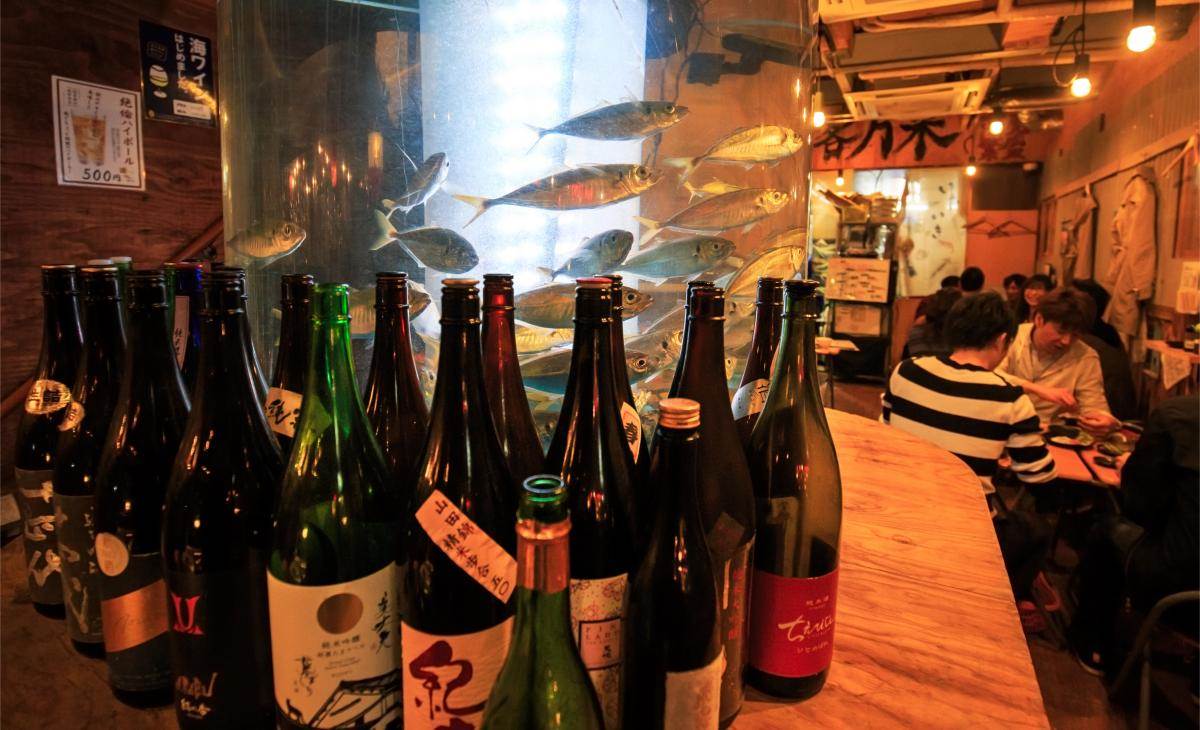  AKO OVO PRIMETITE U RESTORANU, NE UZIMAJTE HRANU: Stručnjaci za viruse upozorili - u opasnosti su i VAKCINISANI 