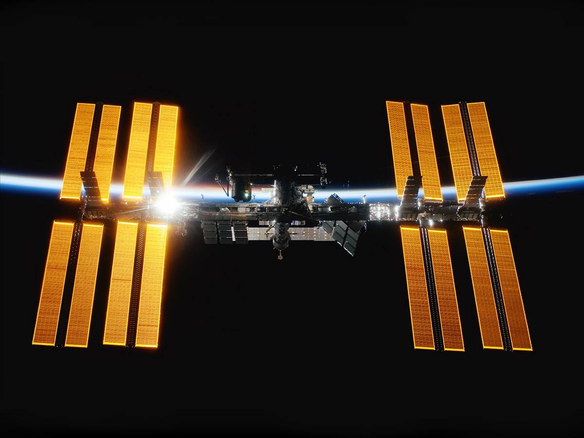  I NASA ŠALJE TURISTE U KOSMOS: Uskoro prva tura do Internacionalne svemirske stanice 