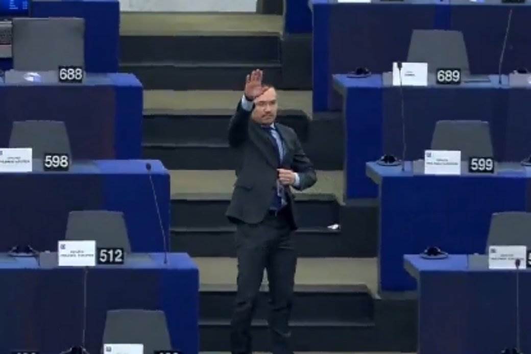  nacisticki pozdrav u evropskom parlamentu 