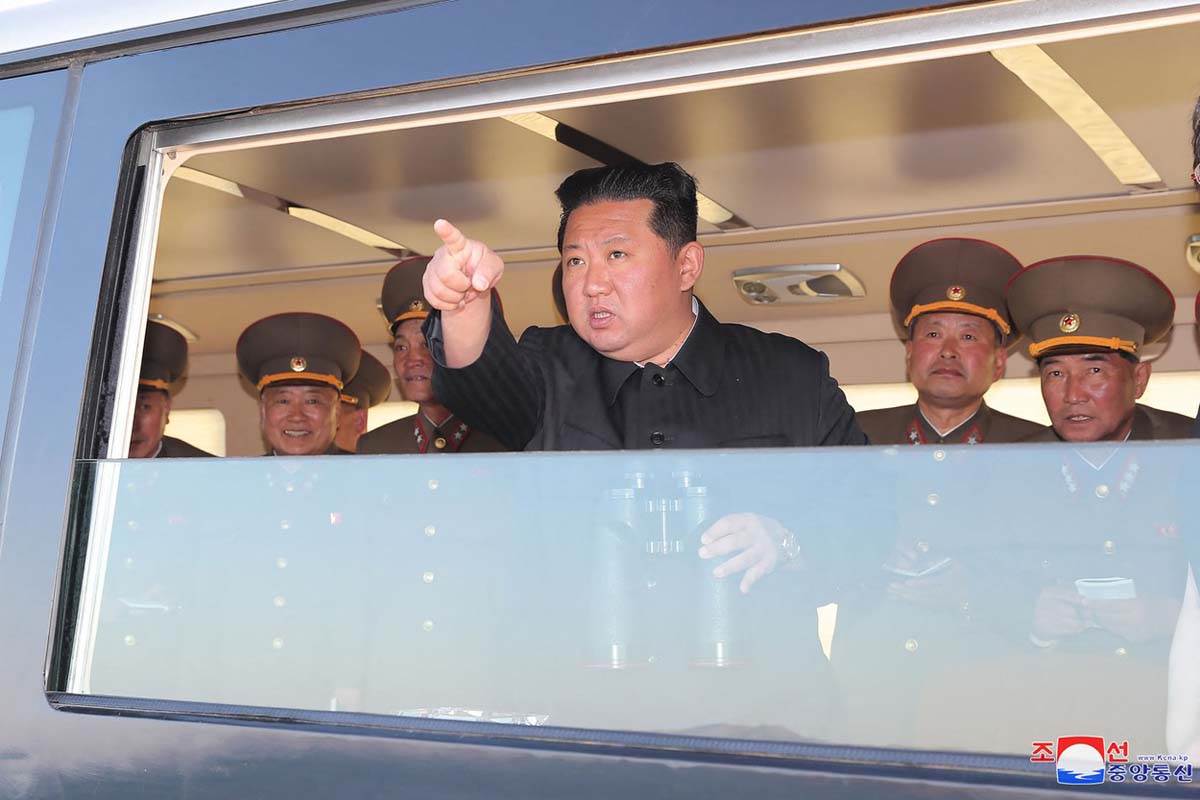  Sjeverna Koreja je u subotu ispalila projeektile u blizini sporne morske granice sa Južnom Korejom 