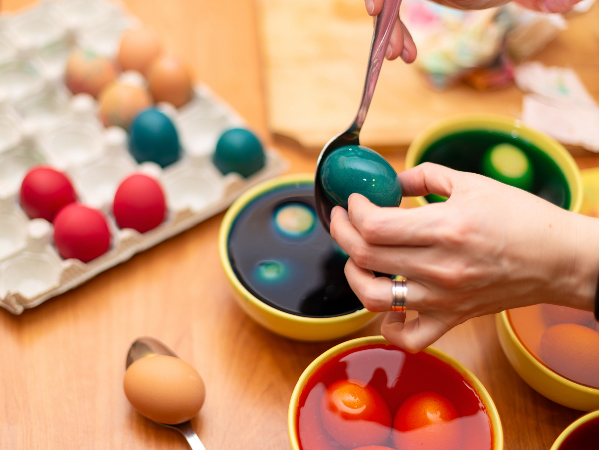  kako skinuti boju sa ruku nakon farbanja jaja 