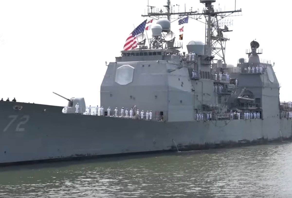 Američki ratni brodovi izvode vojnu operaciju kod Tajvana. 