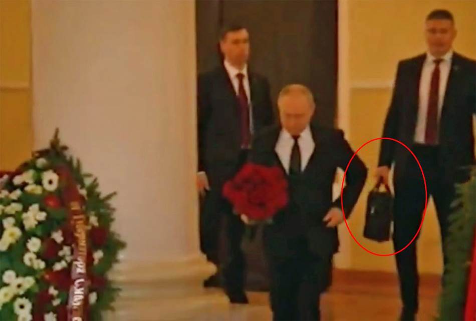  Vladimir-Putin-kofer.jpg 