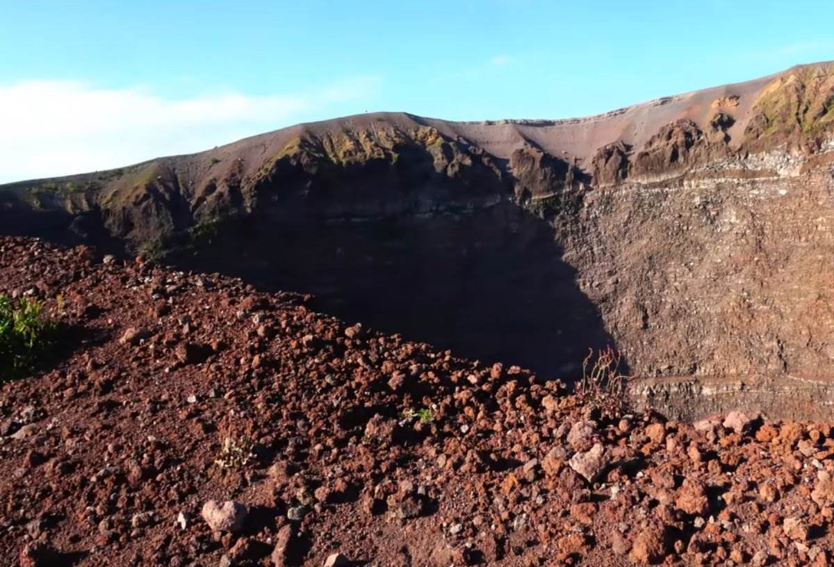 čovjek upao u krater vulkana 