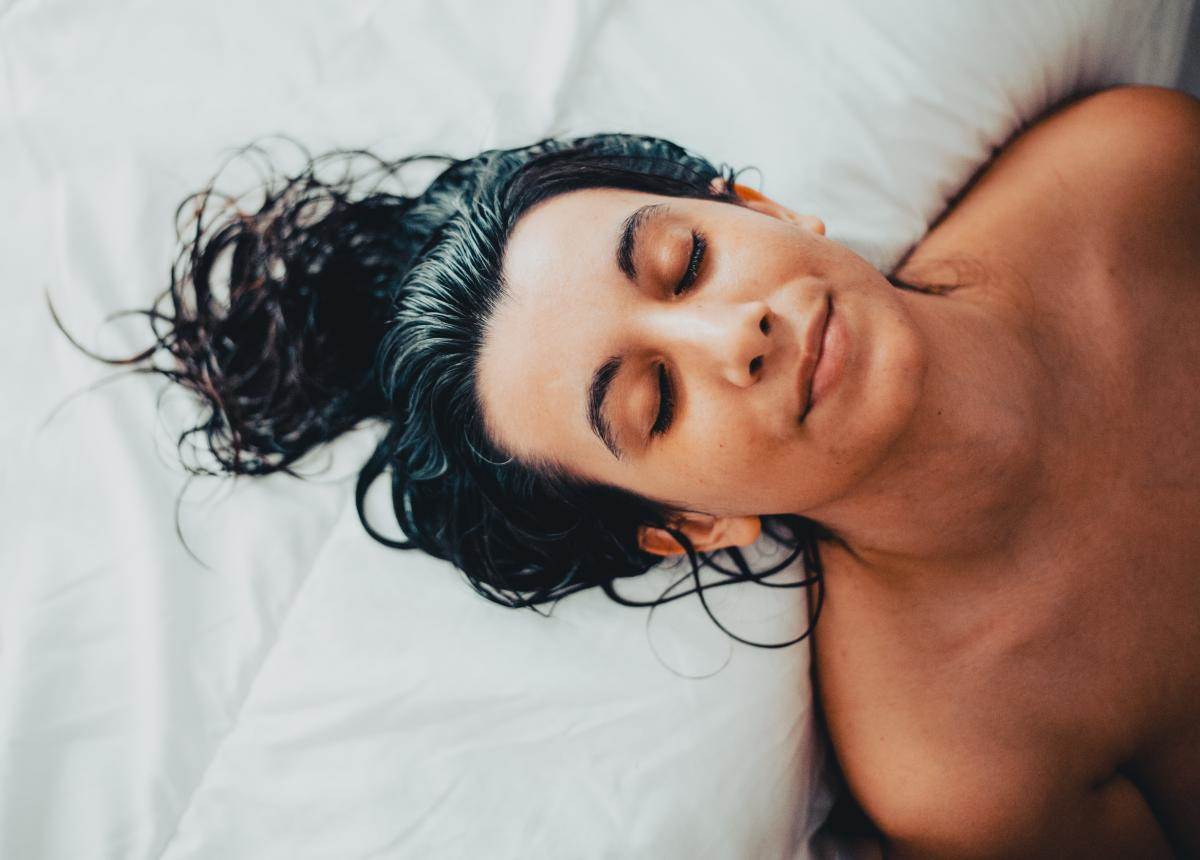  Spavanje sa mokrom kosom može biti opasno po zdravlje 