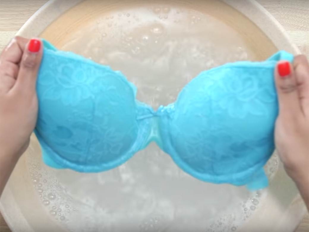  Zašto donje žice izlaze iz brushaltera?  