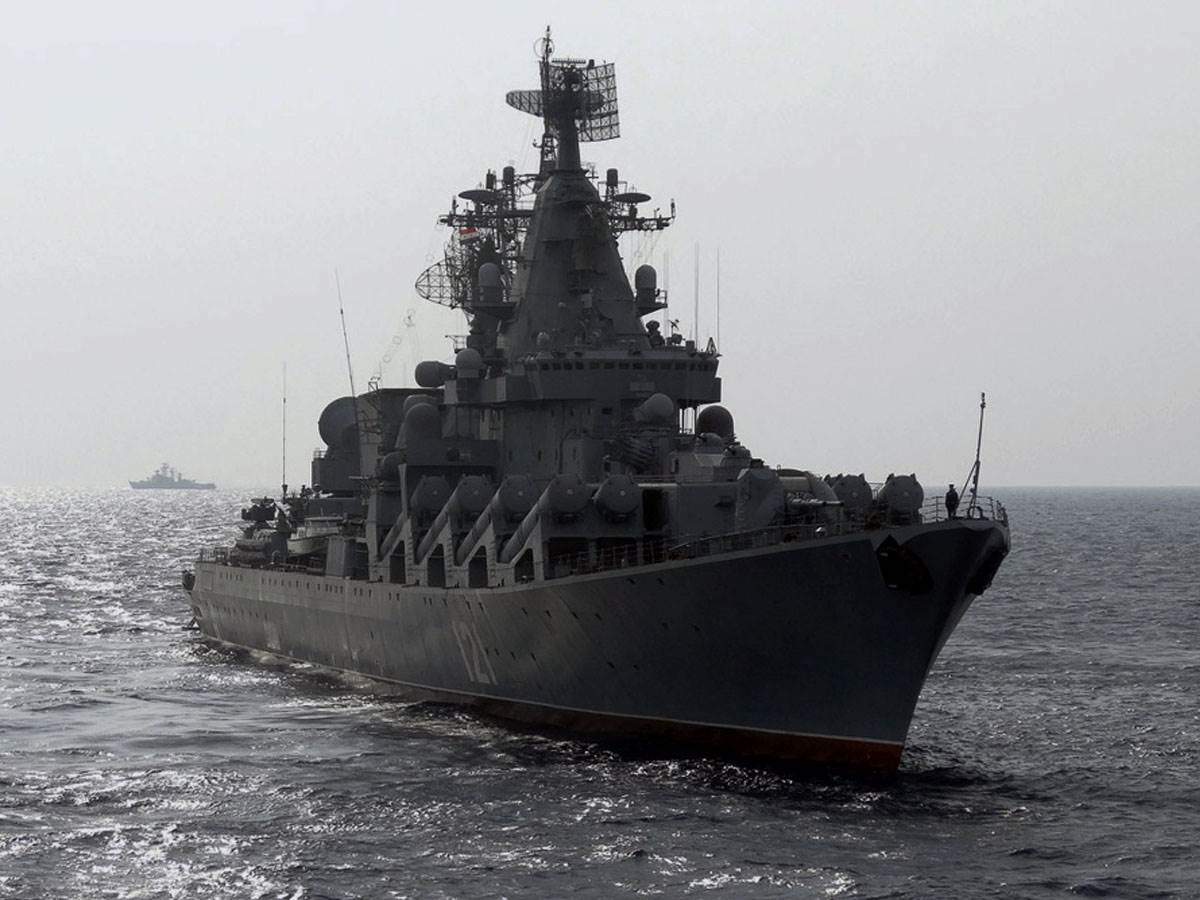  Ruski brod ispalio hice upozorenja 