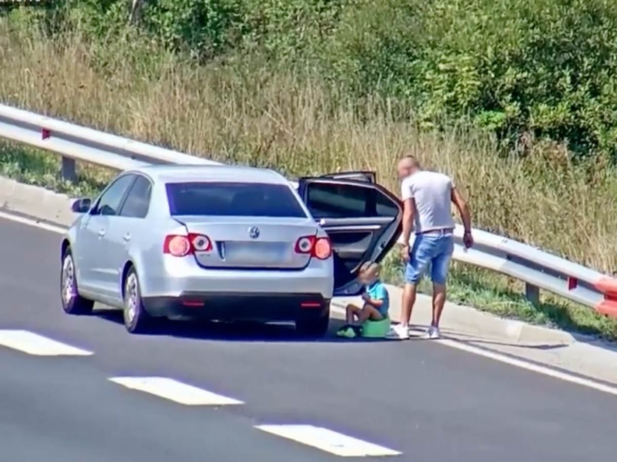  otac na autoputu u sloveniji izveo dijete da vrši nuždu 