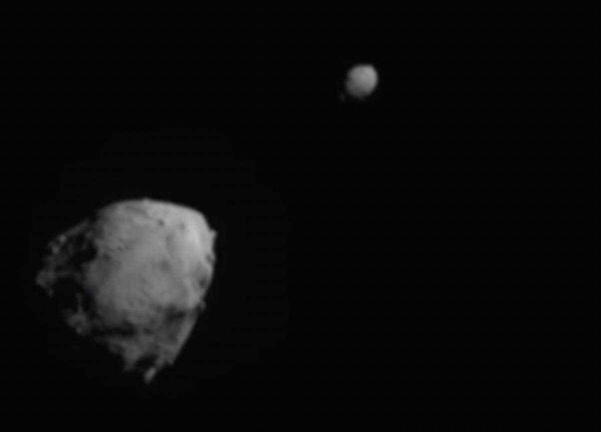  NASA pogodila asteroid 