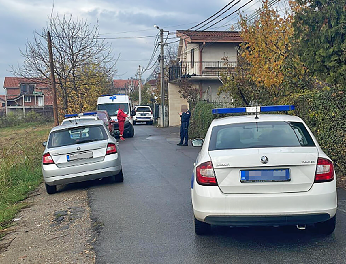  Drama se odvija u beogradskom naselju Leštane jer se jedan muškarac (40) zatvorio u podrumu svoje ku 